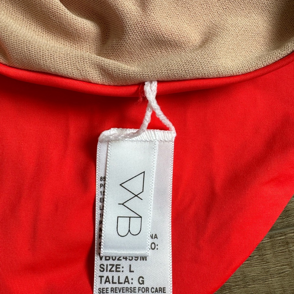 NWOT - Picture 3 of 3
